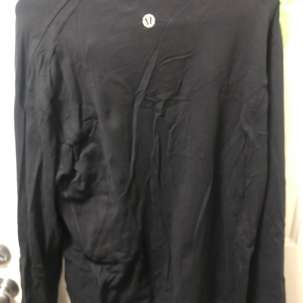 Lululemon - Picture 3 of 3